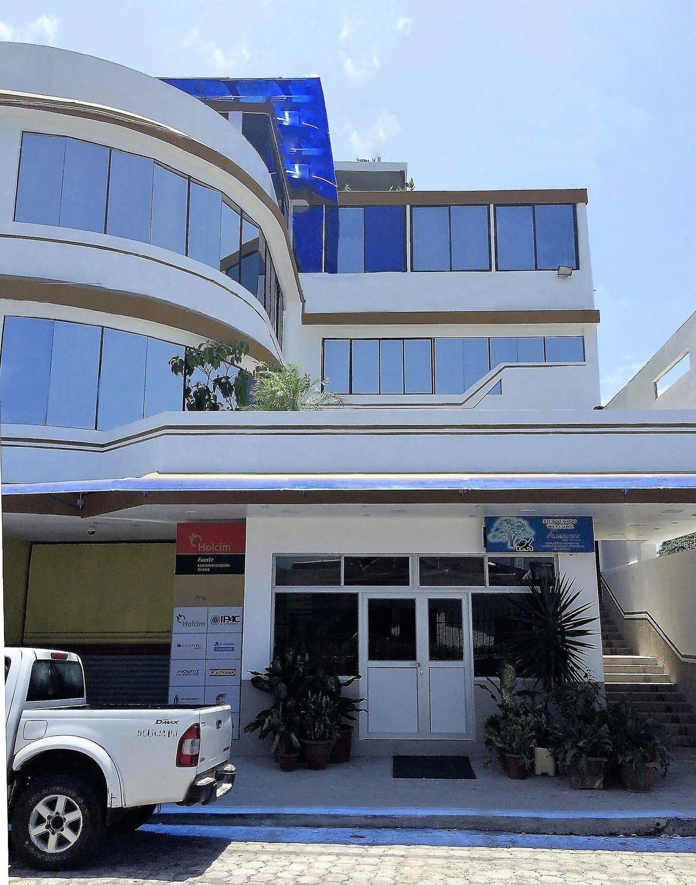 Hotel Los Algarrobos Puerto Baquerizo Moreno Exterior foto