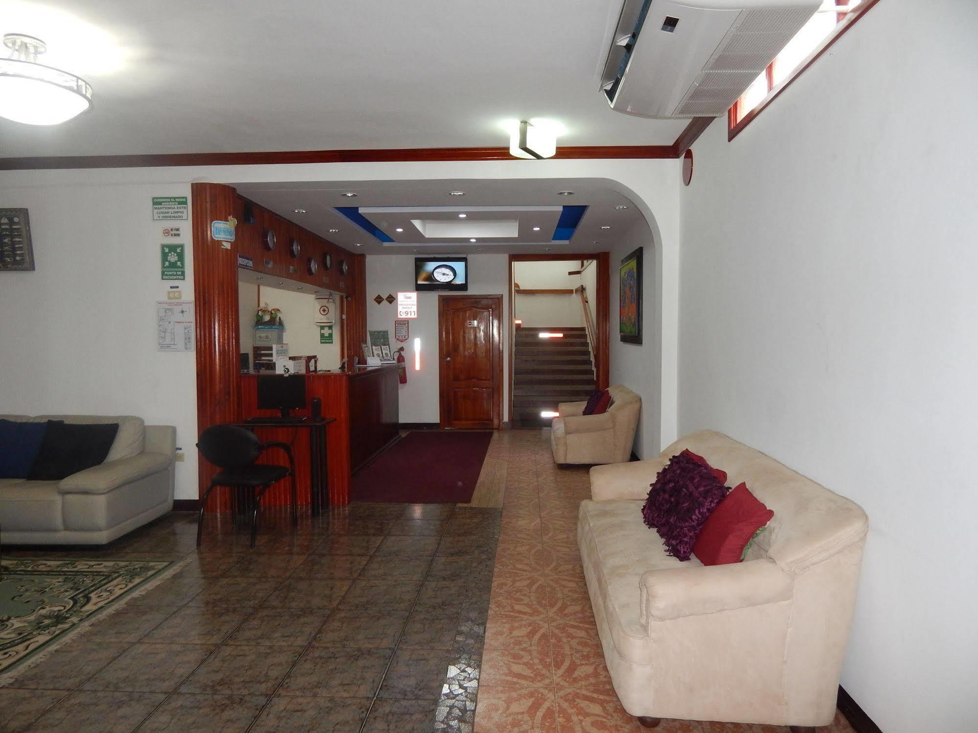Hotel Los Algarrobos Puerto Baquerizo Moreno Exterior foto